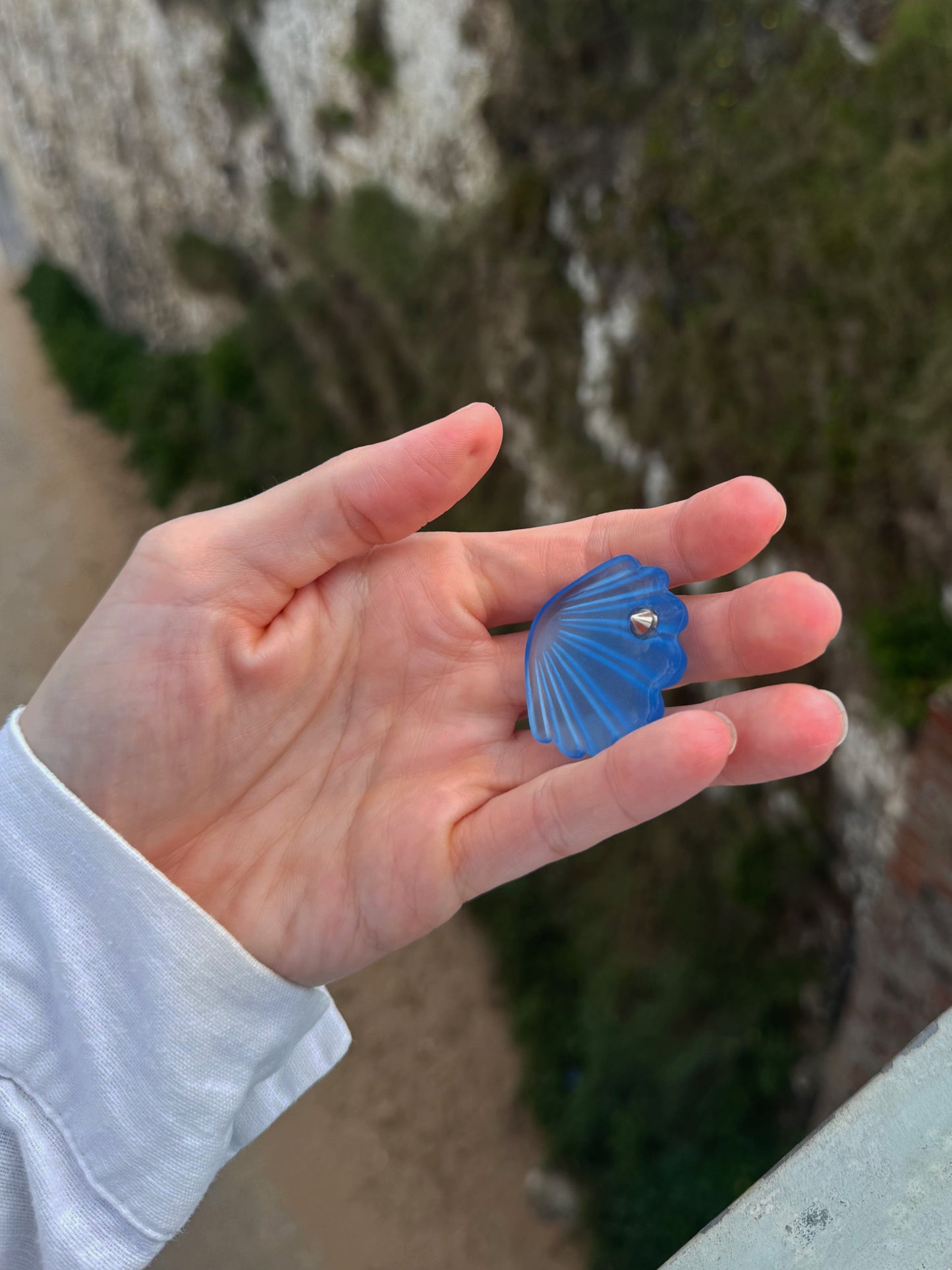 Water blue safe spike pocket shell