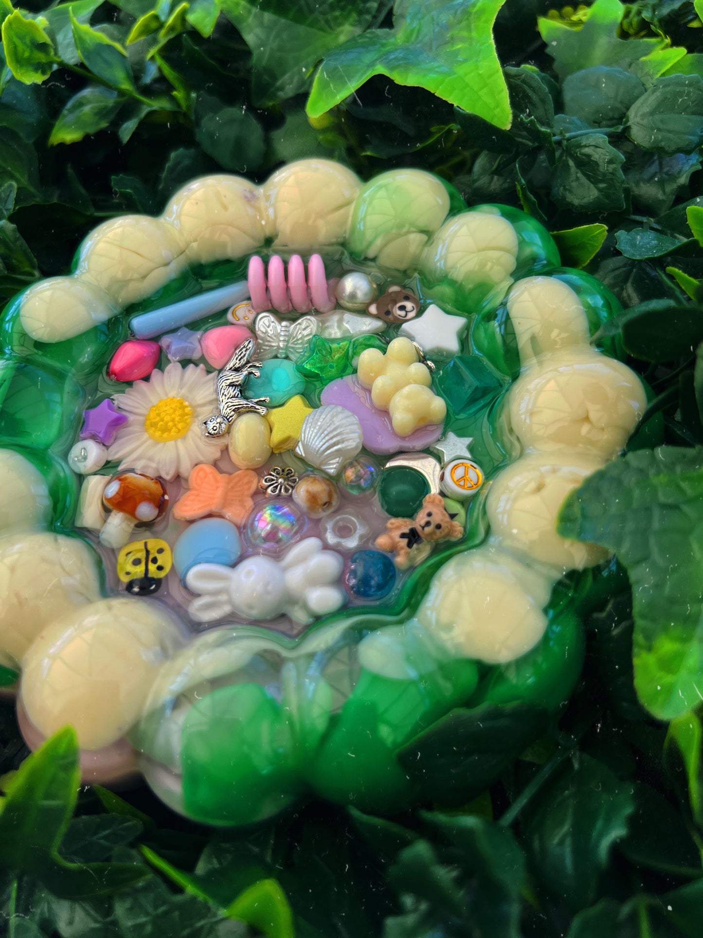 Spring bubble tray