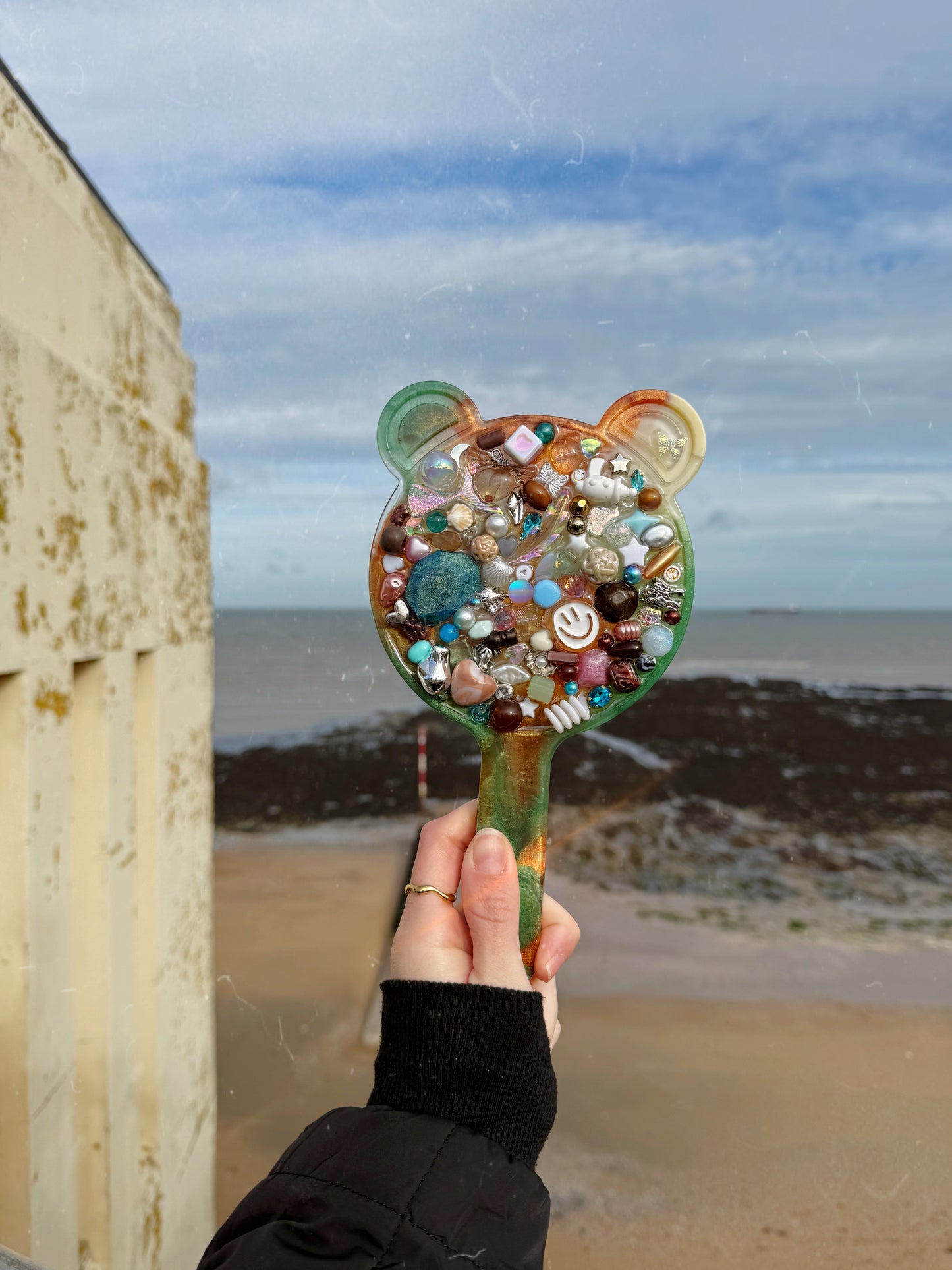 Bear mirror : tree magic 154