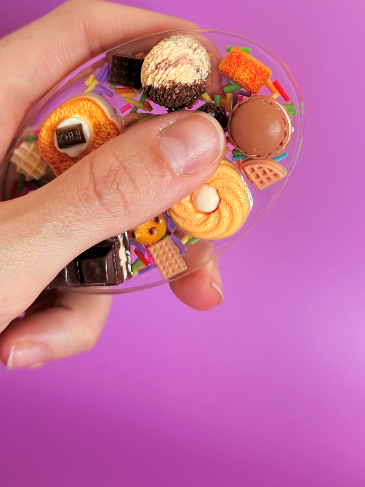 Chocolate sprinkles : oval tinker