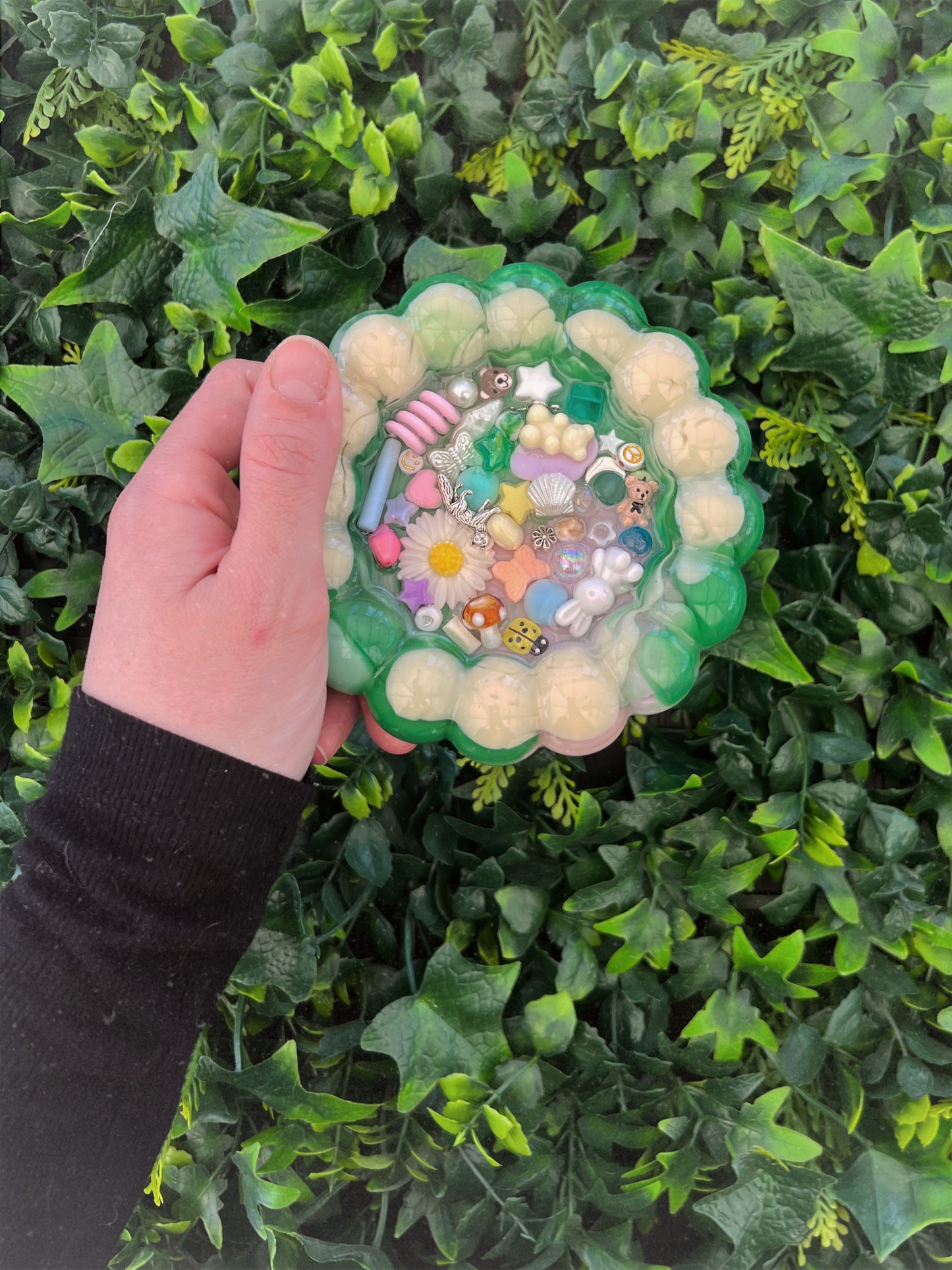 Spring bubble tray