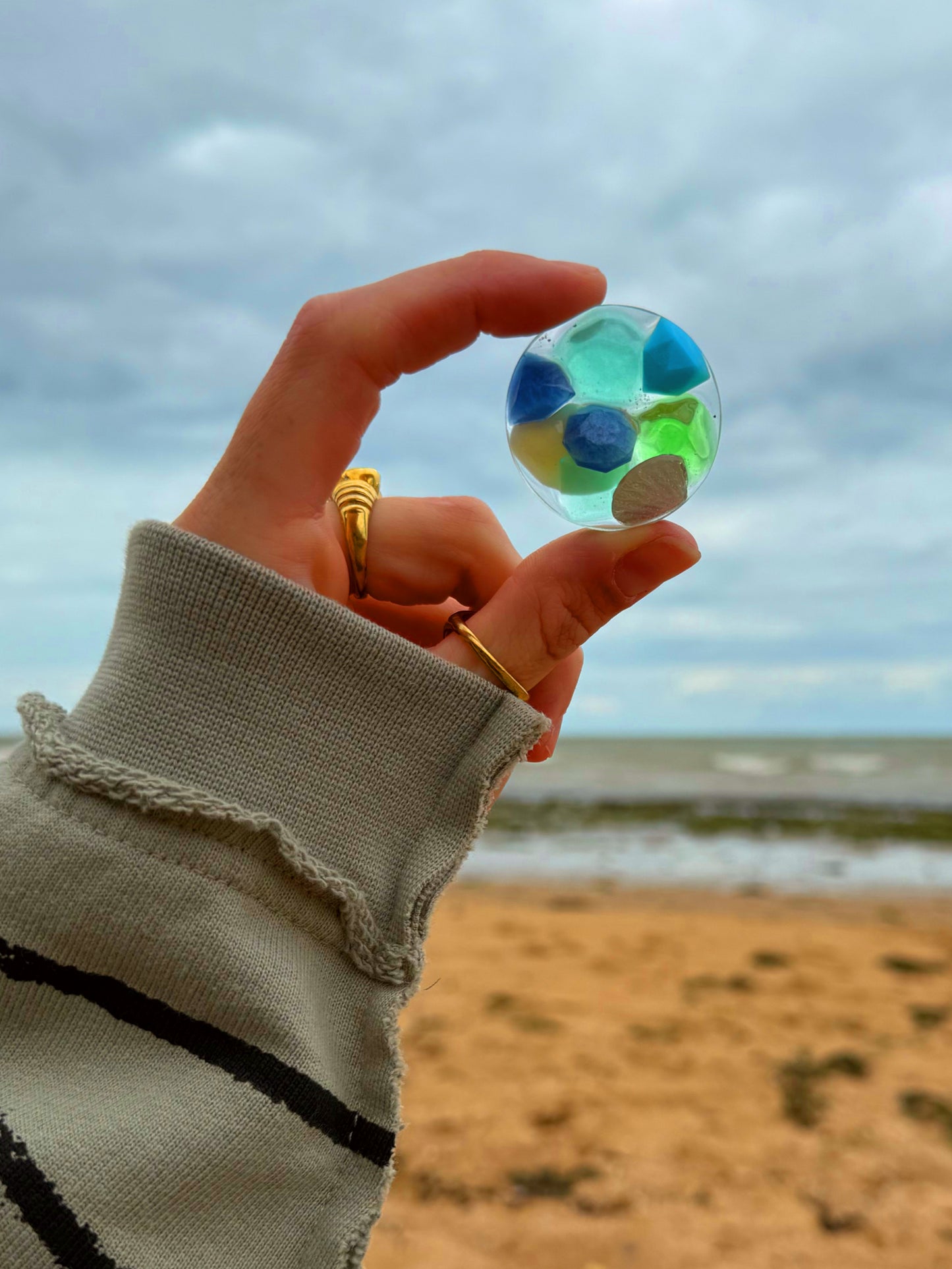 Holographic orb: Mermaid gems