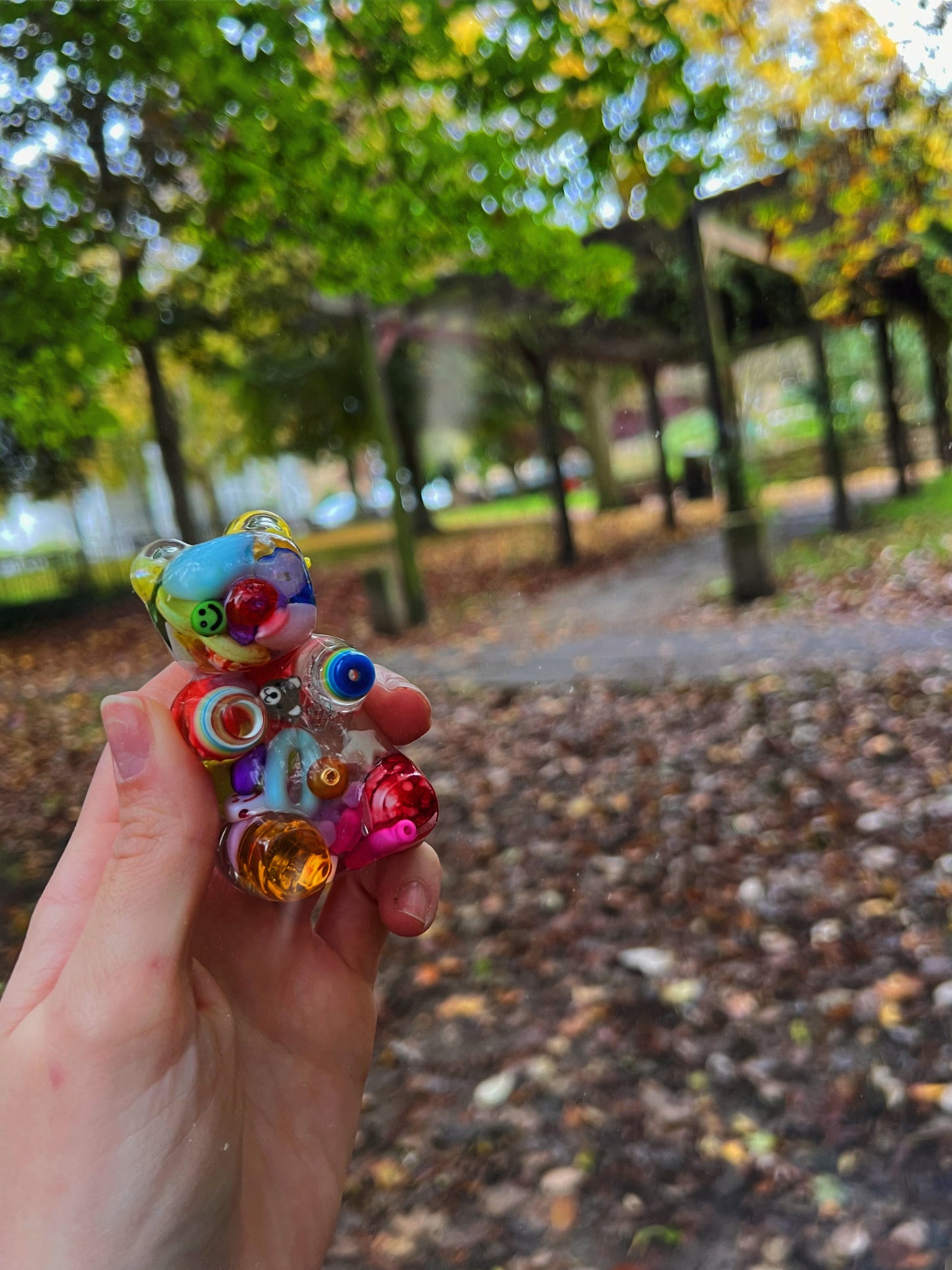 Dinosaur gummy bear textured finder