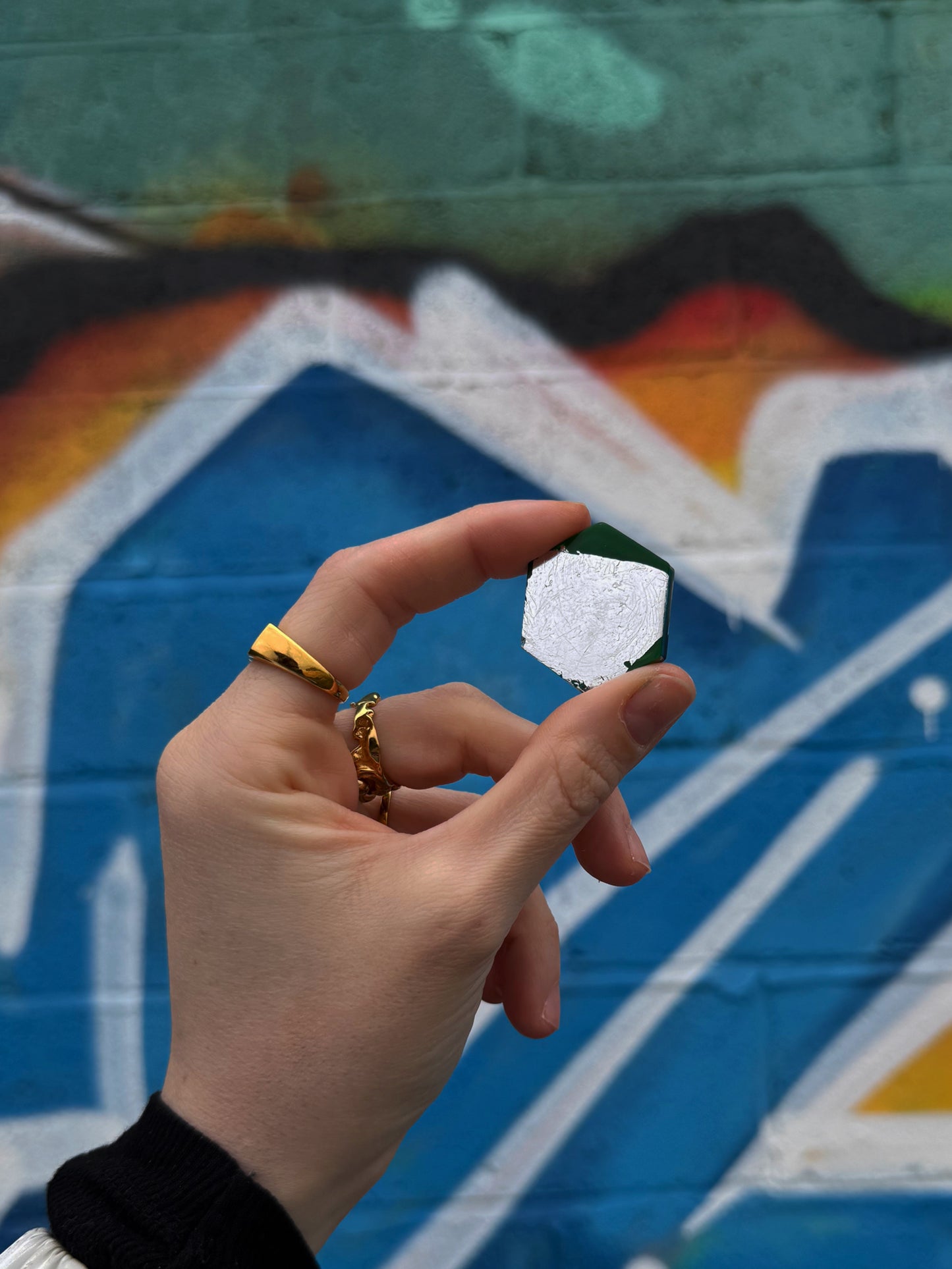 Alien twinnies : micro hexagon