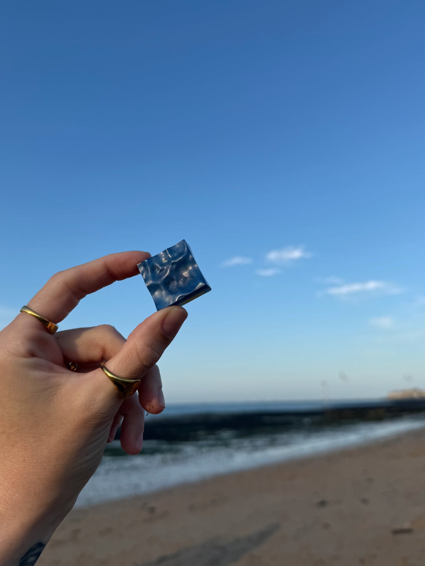 Blue square wave: yellow slug