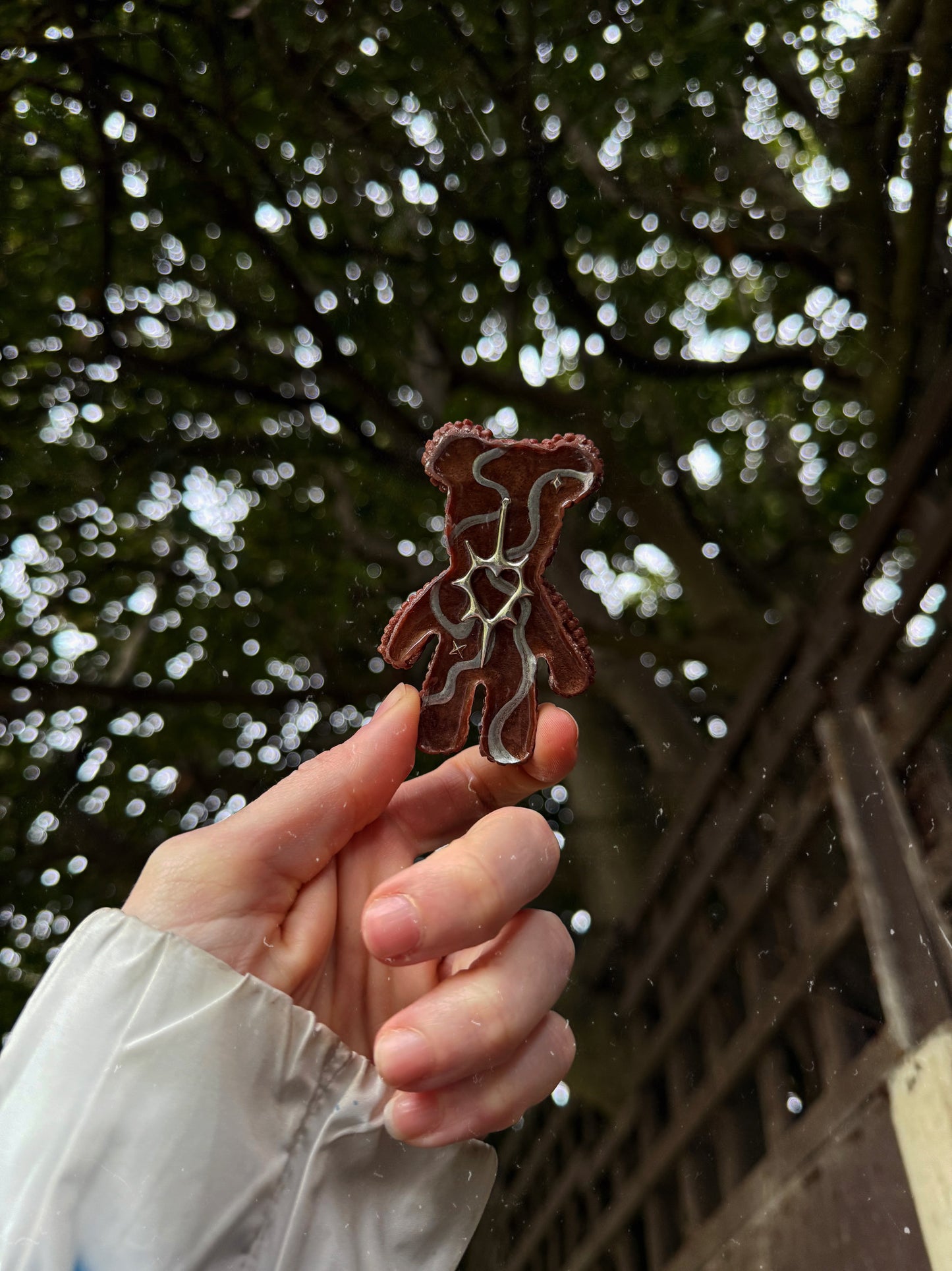 Jagger bear: nail artist