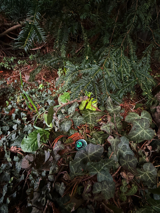 An alien: teeny tiny