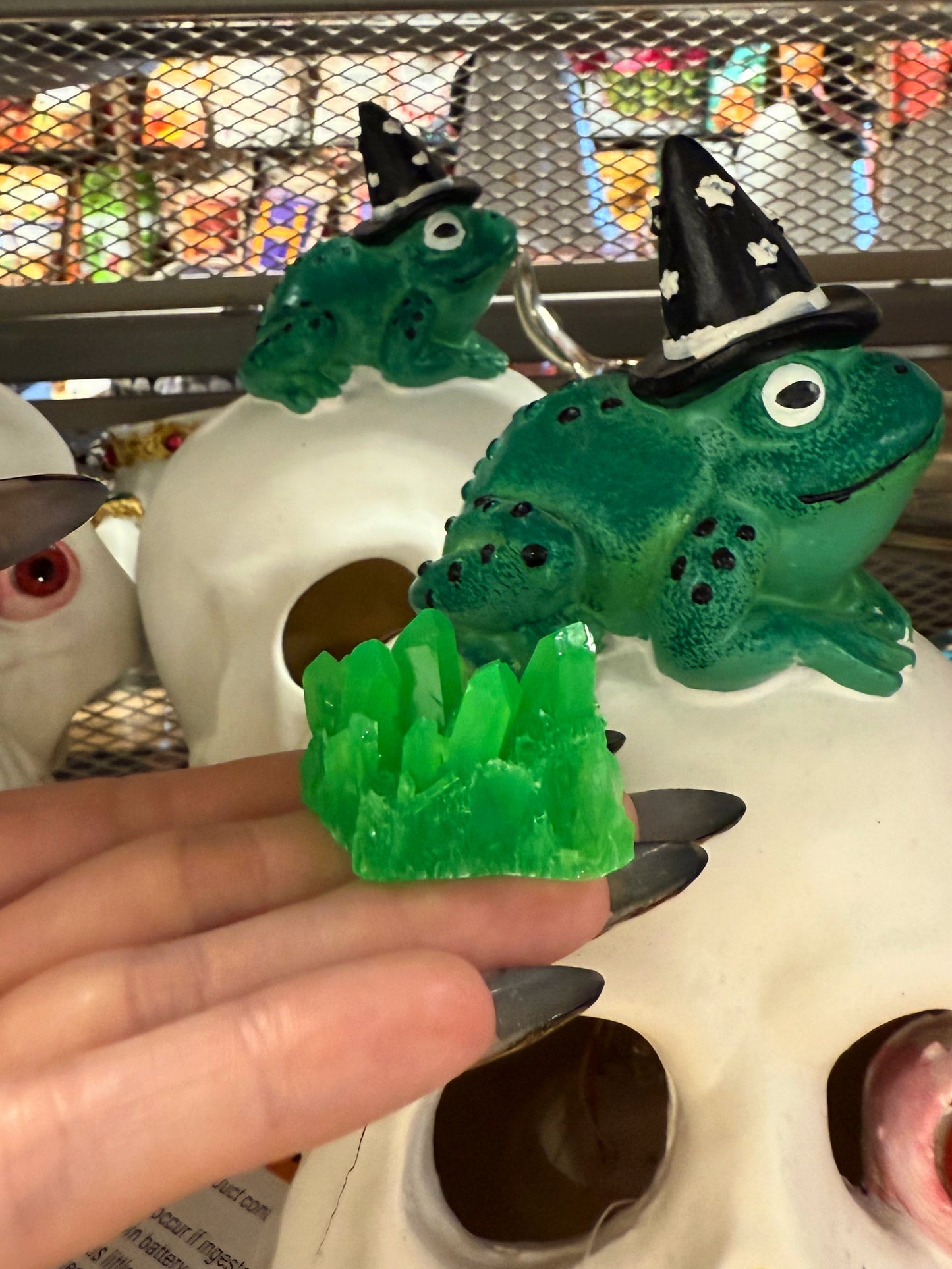 Spikey glow in the dark gem 113