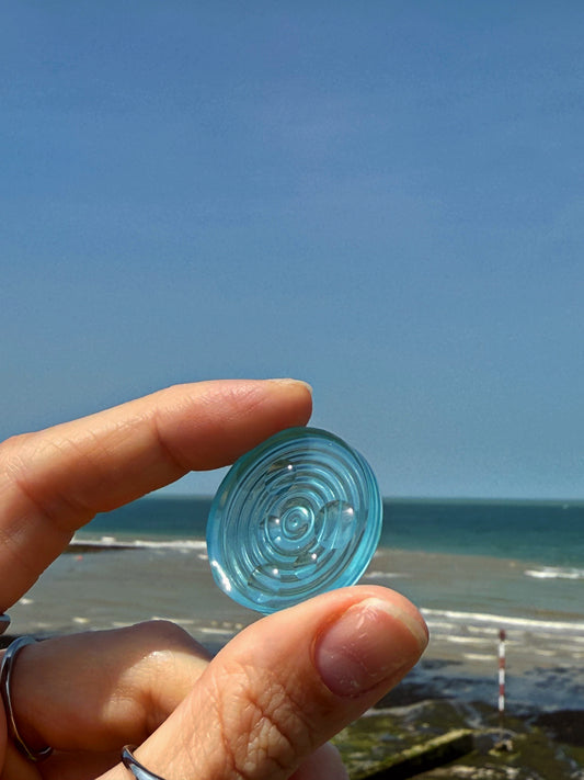 Water drop pebble