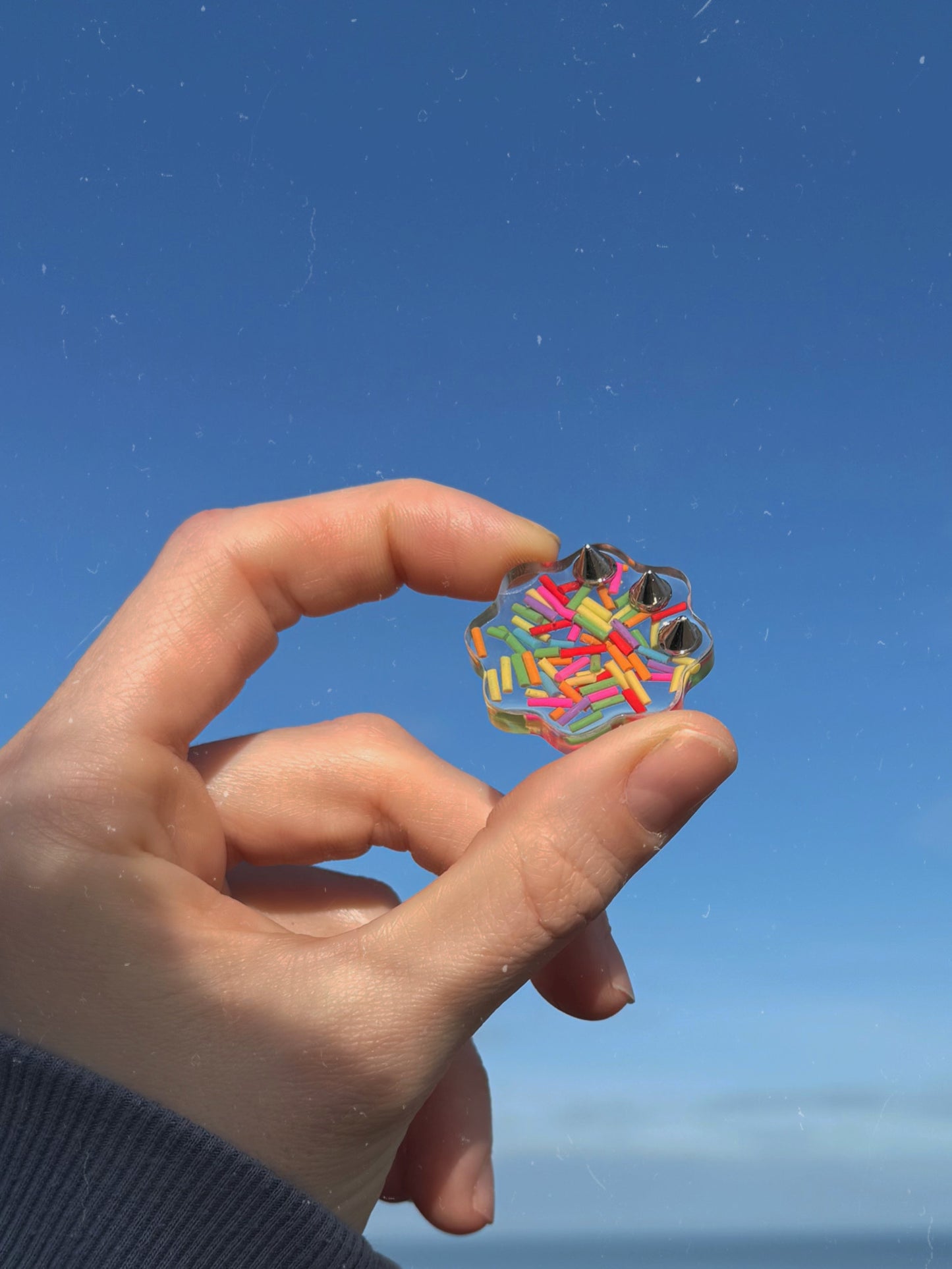 Wiggly safe spike sprinkles