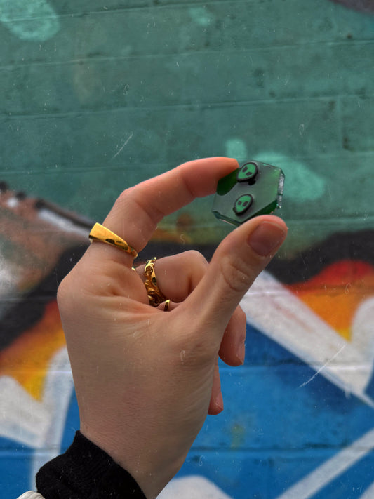 Alien twinnies : micro hexagon