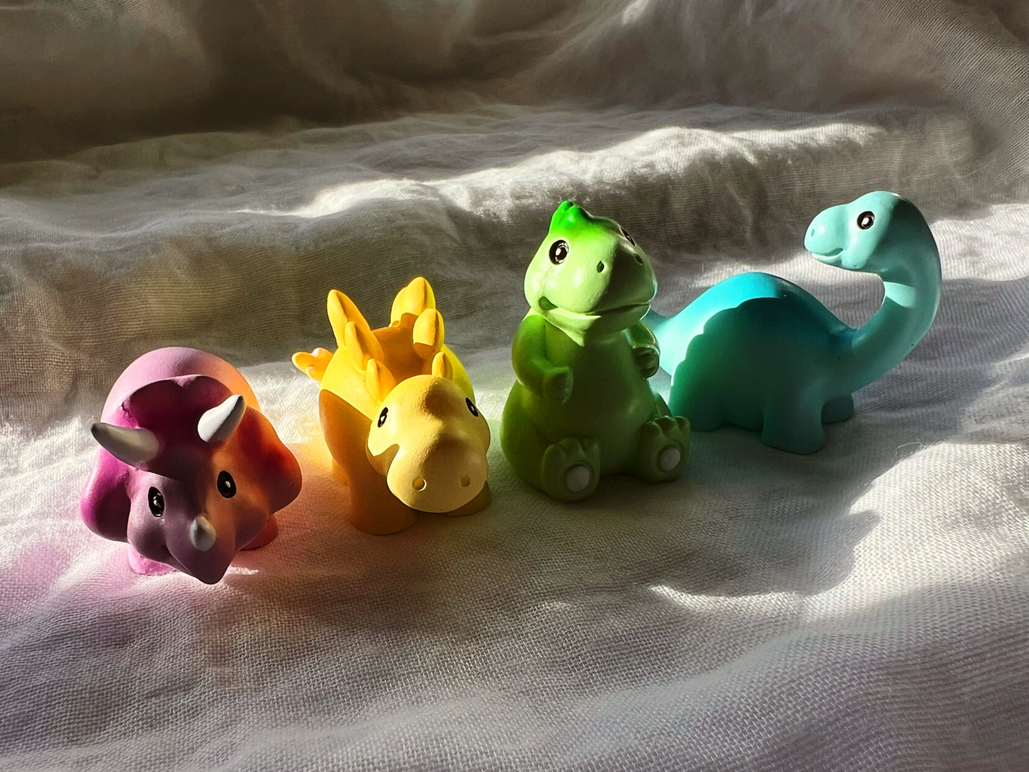 Rainbow dinosaur set of 4