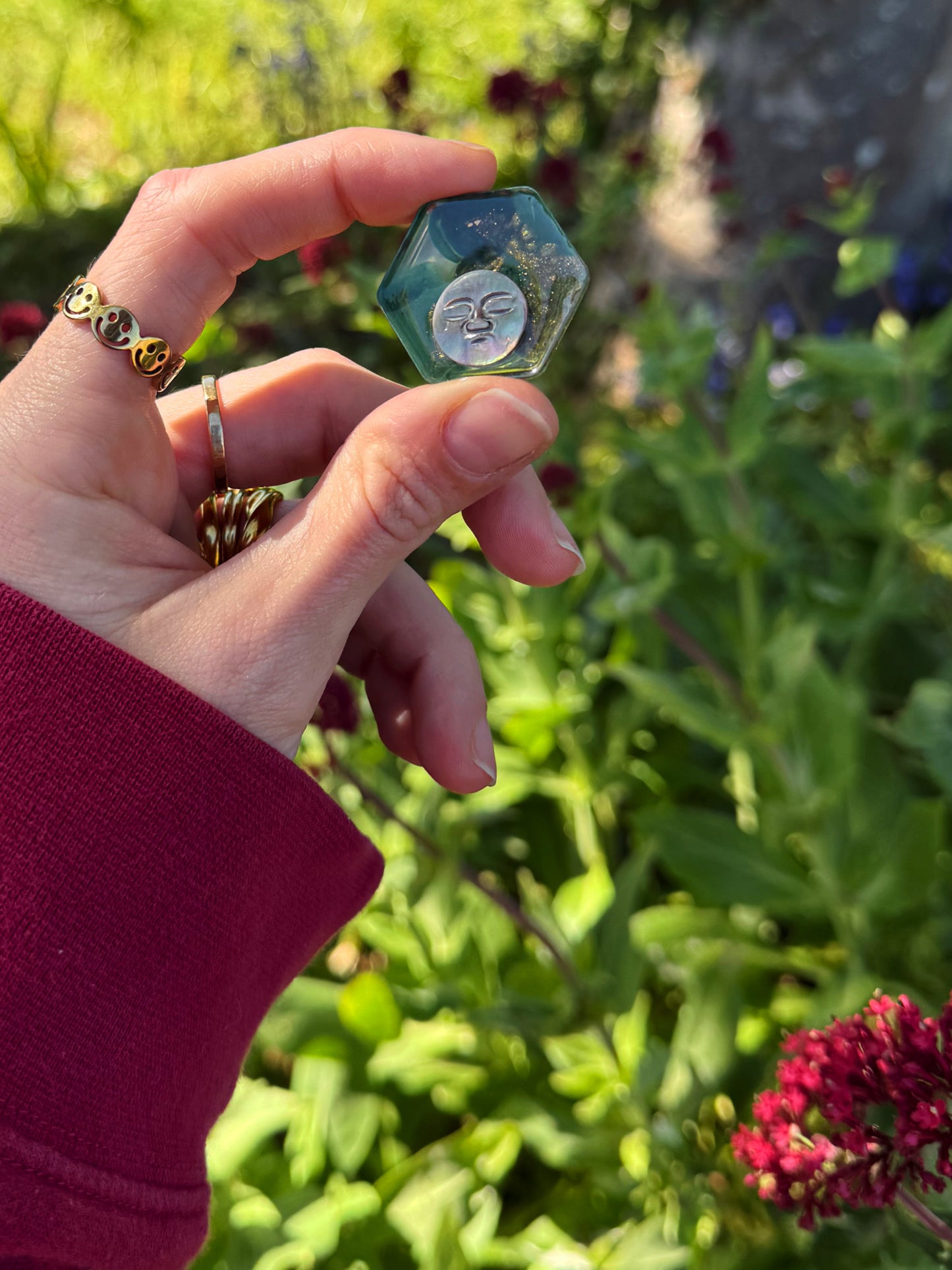 Moon face: micro hexagon
