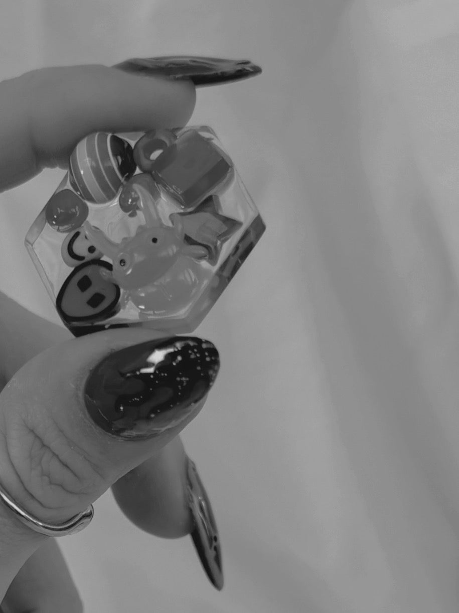 Mini hexagon: rainbow finder