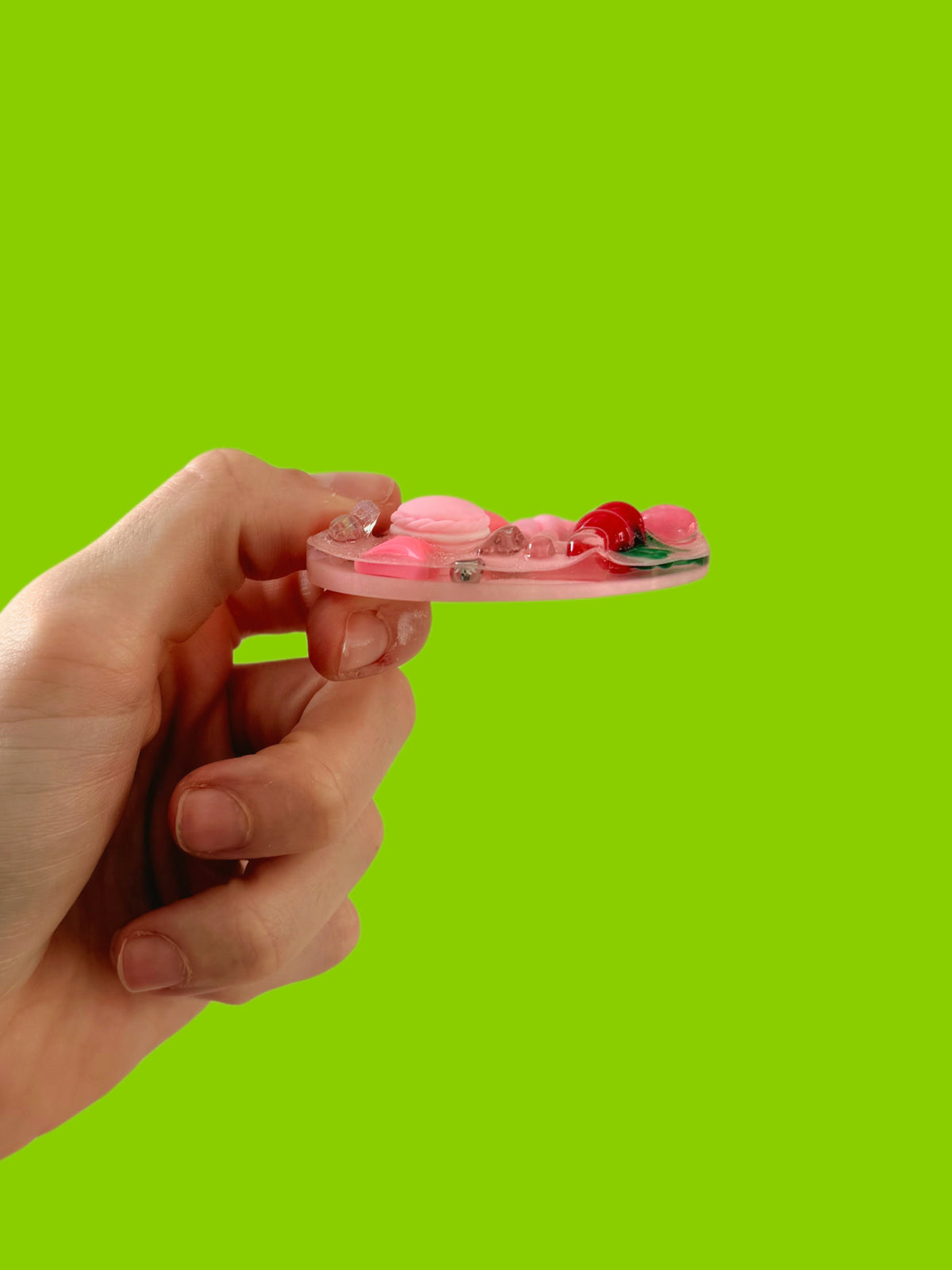 Pink cherry : palm oval