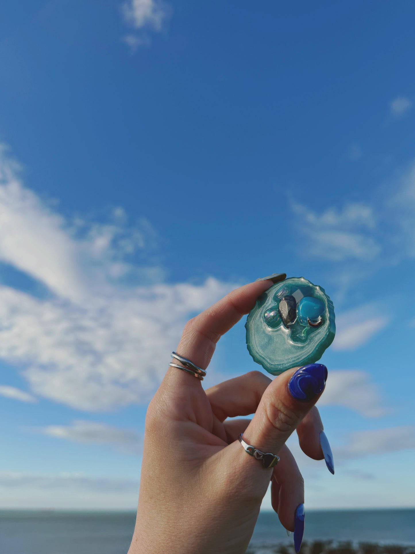 Hidden in the waves large geode orb