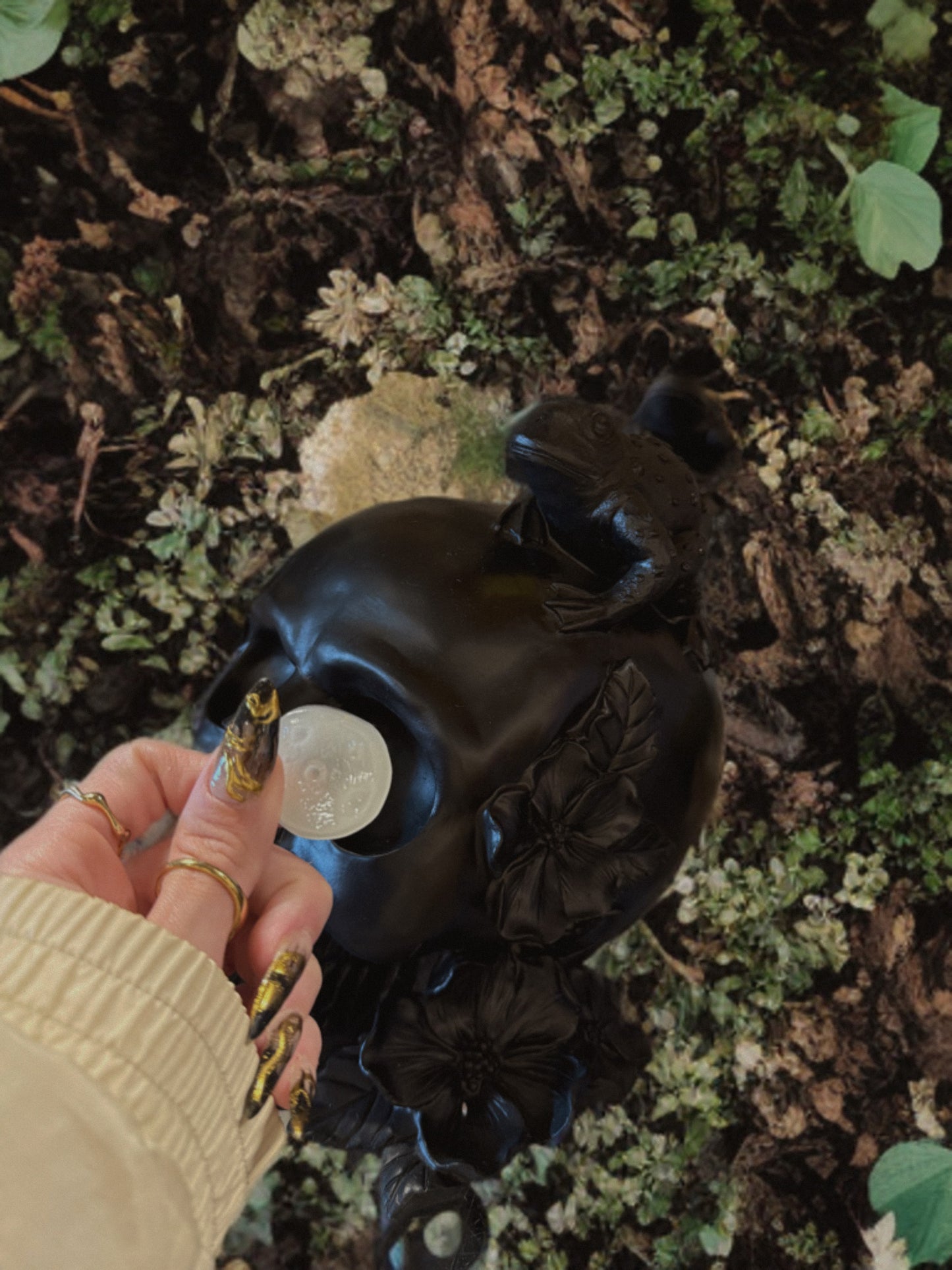 Thumb dip: glow in the dark 131