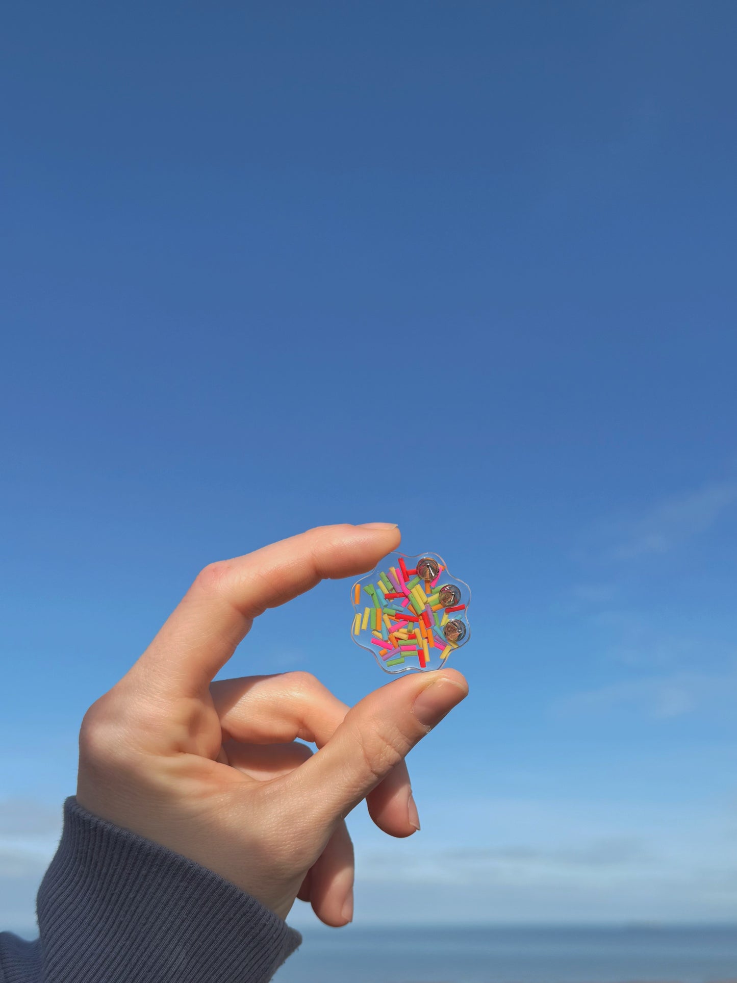 Wiggly safe spike sprinkles