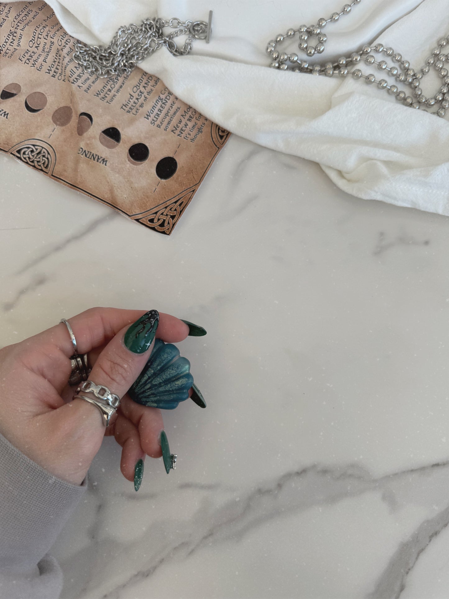 Pocket shell: blue safe spike