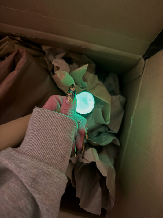 Thumb dip: glow in the dark 131