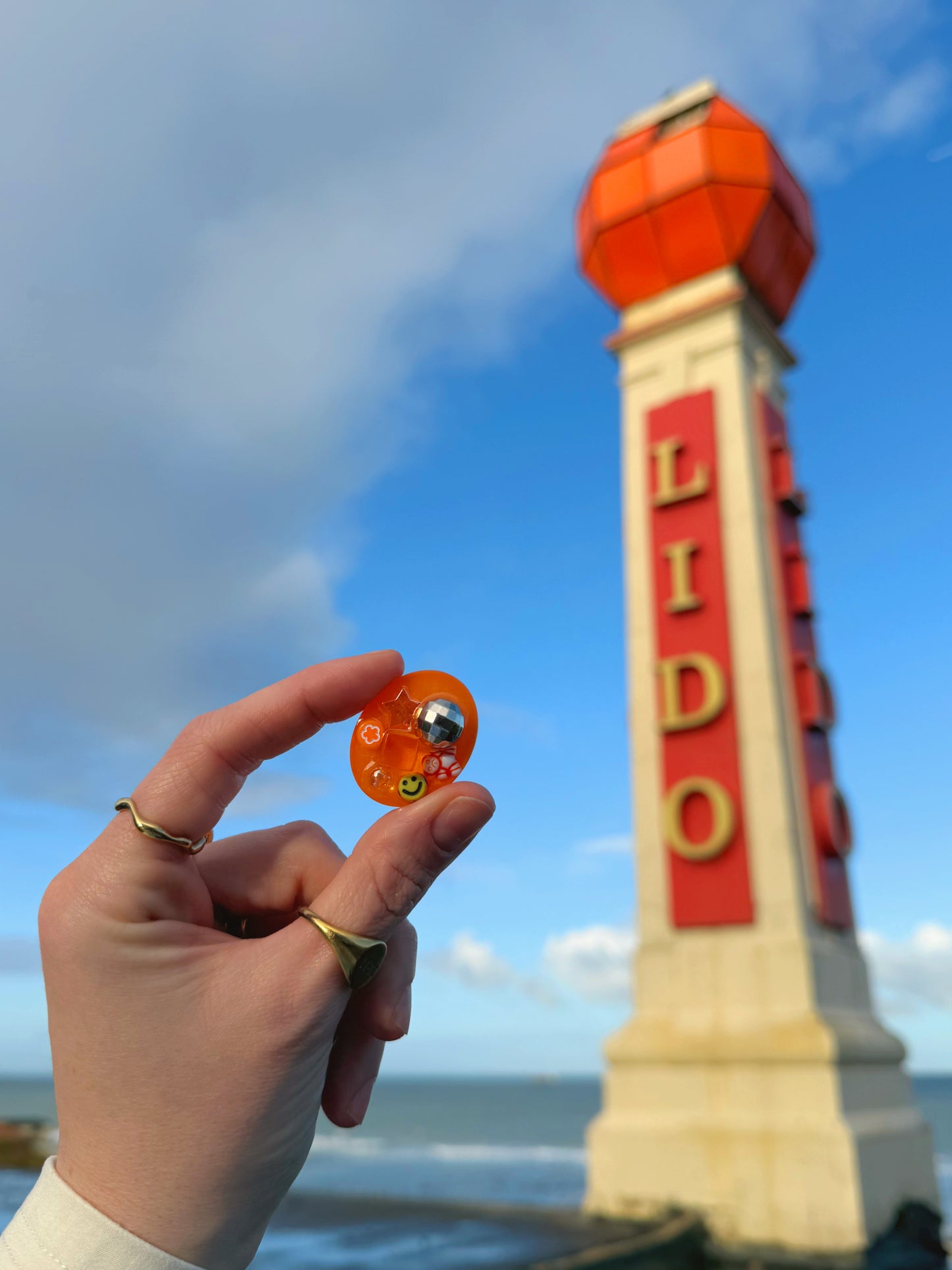 Micro oval: orange disco