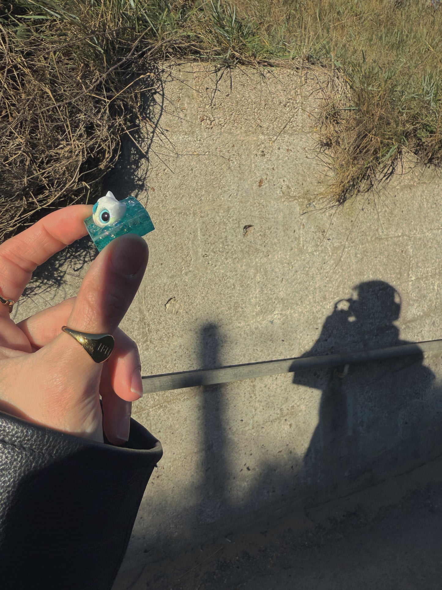 White cat square pebble 126