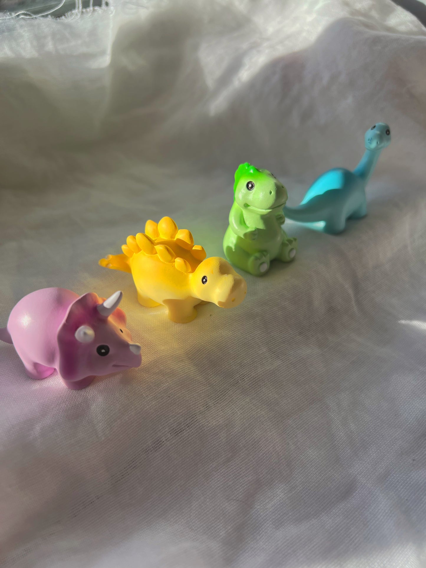 Rainbow dinosaur set of 4
