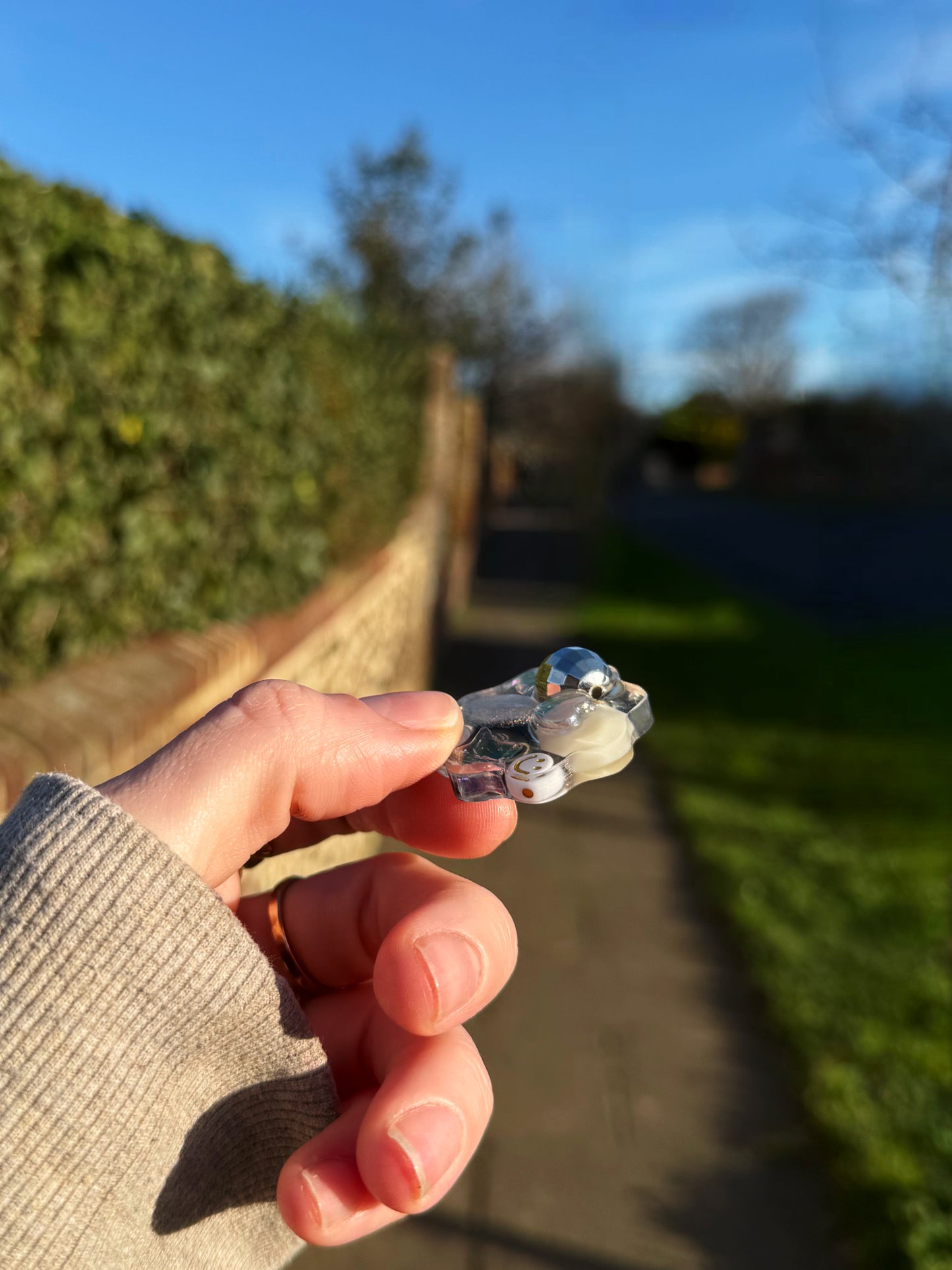 Wiggly monochrome disco