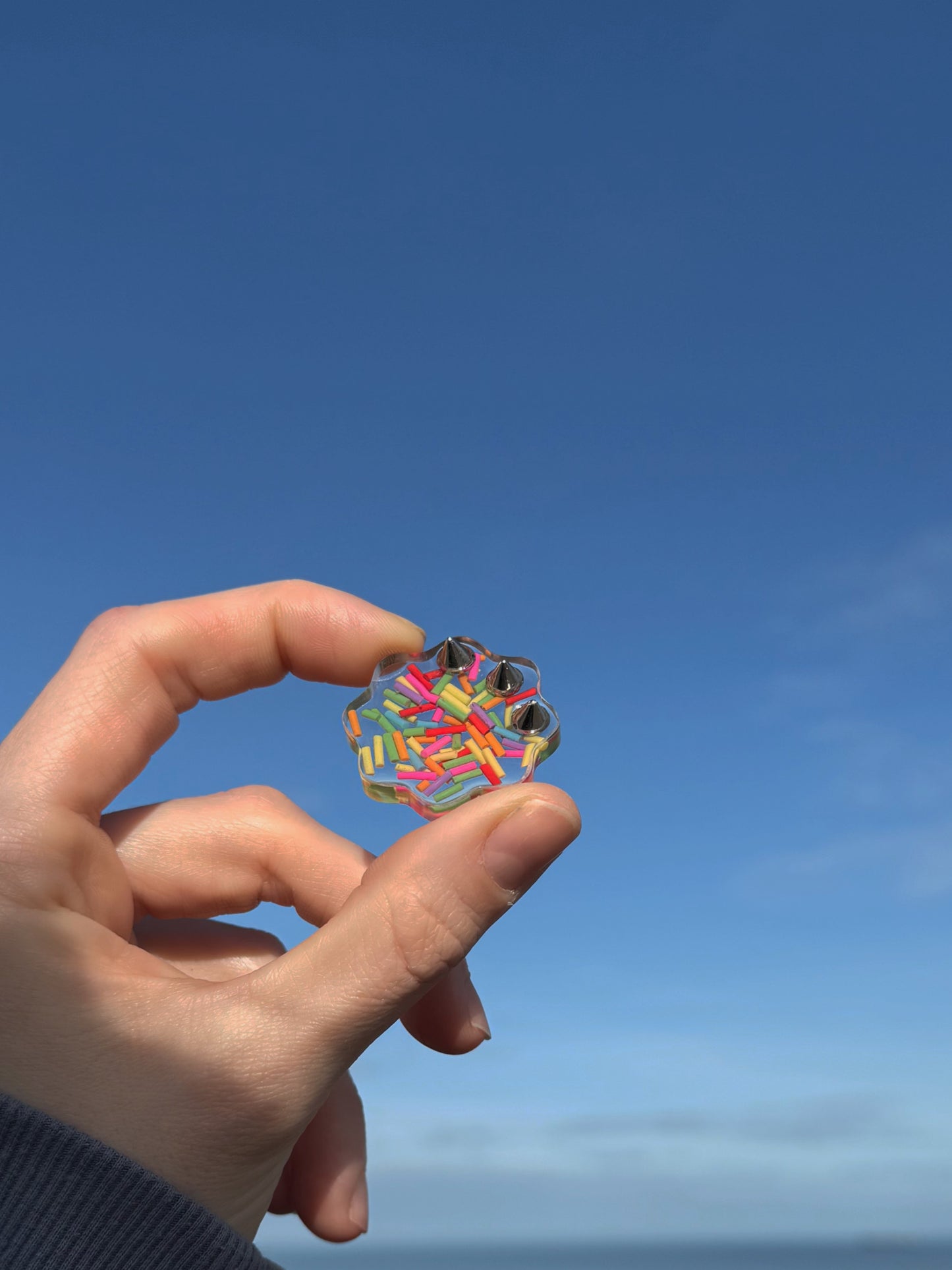 Wiggly safe spike sprinkles