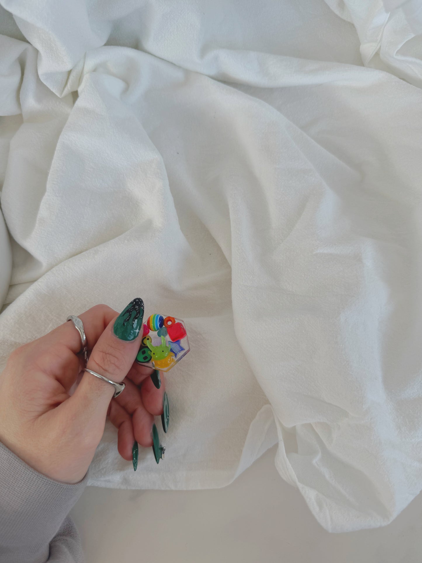 Mini hexagon: rainbow finder