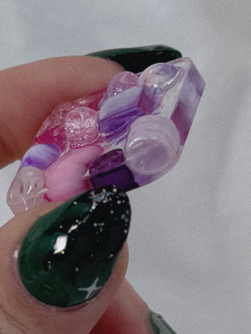 Mini square: pink finder