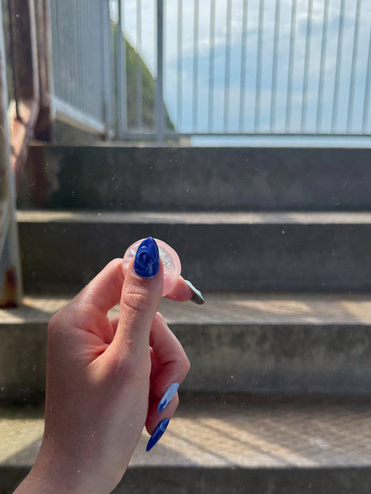 Pink magic thumb dip