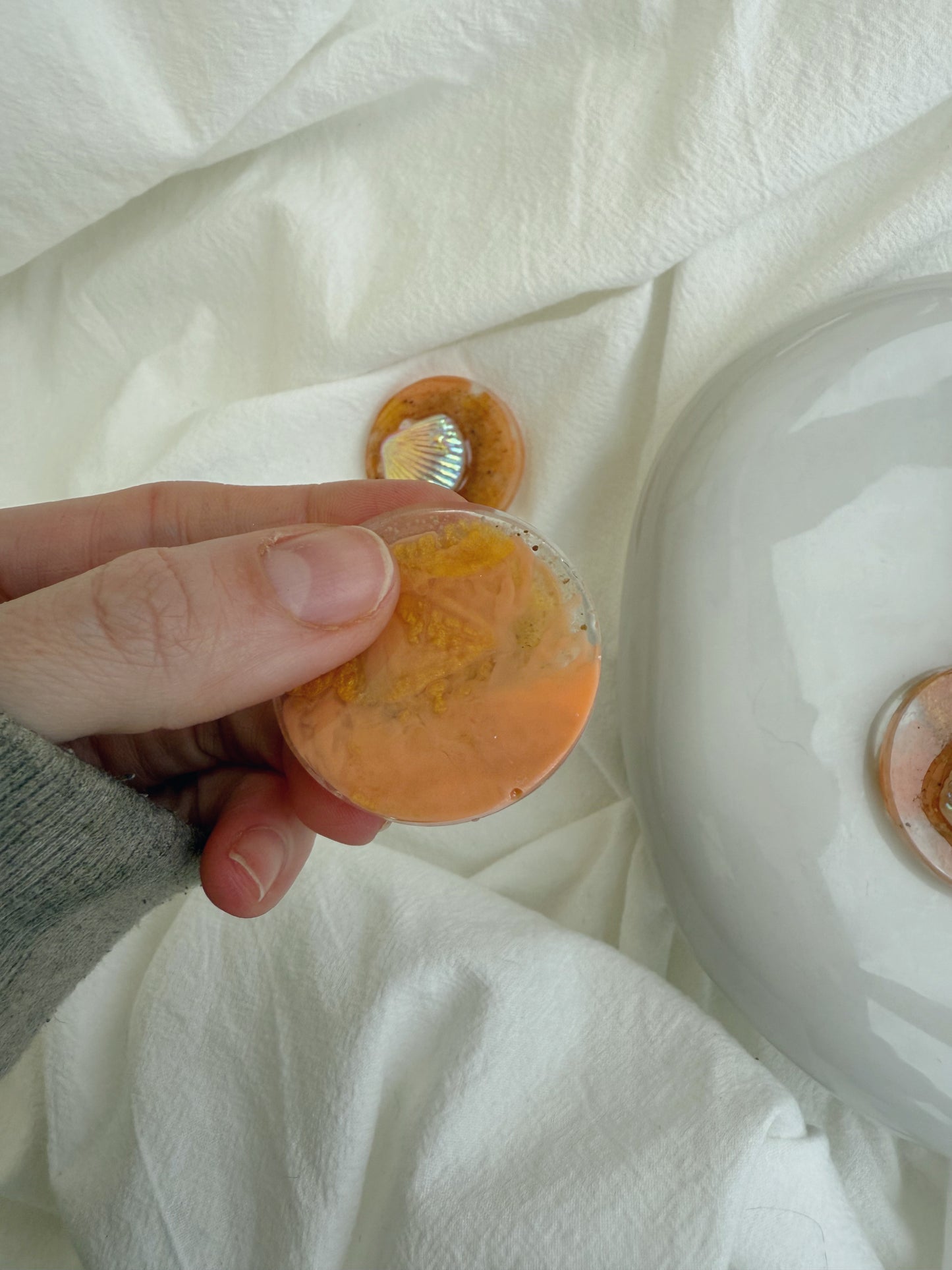 B - orange shell orb