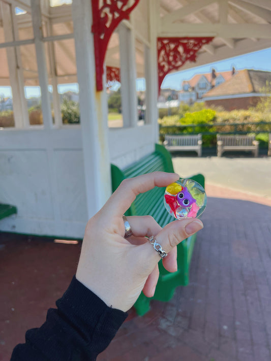 Holographic orb: besties
