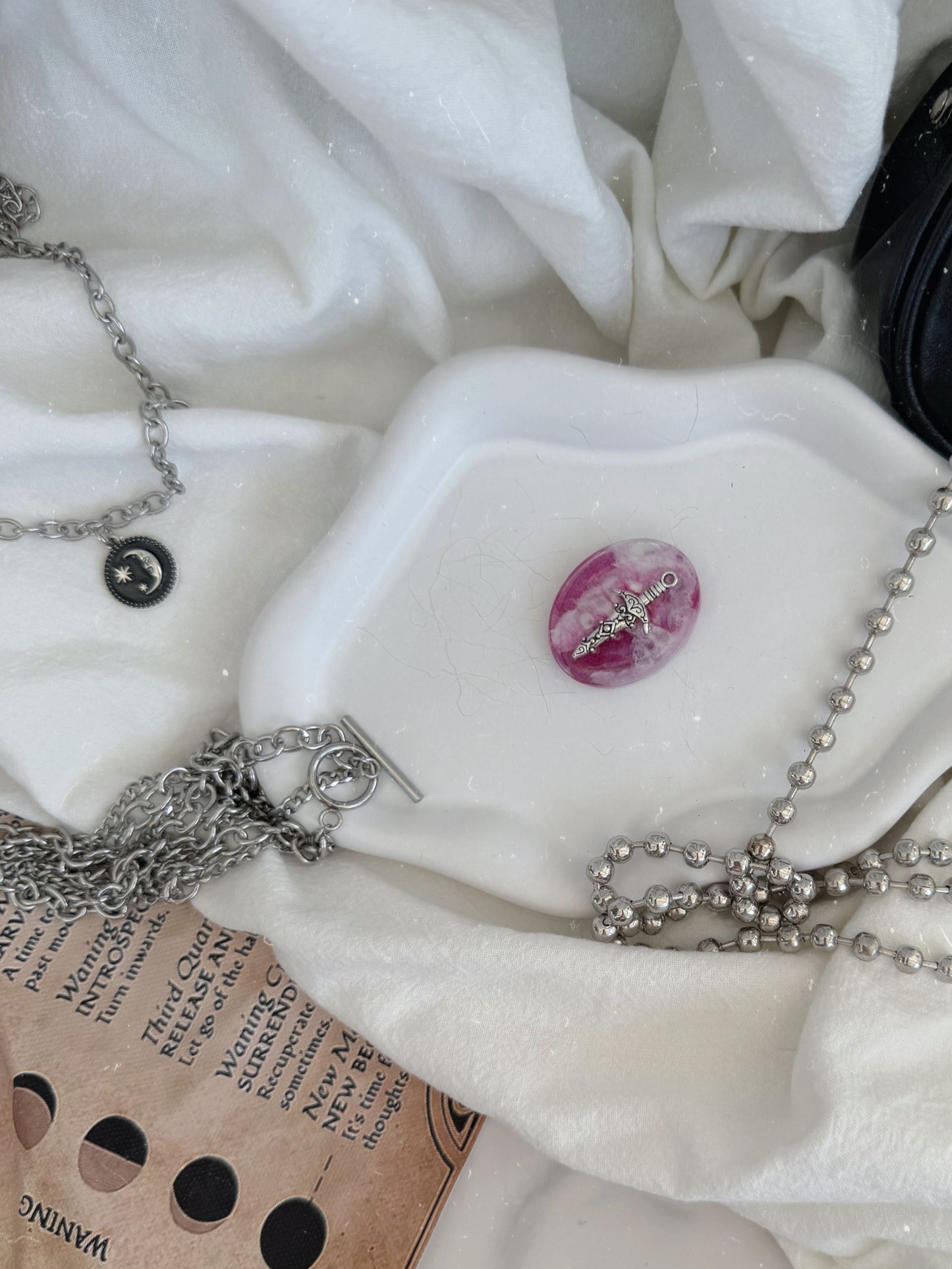 Micro oval: pink sword