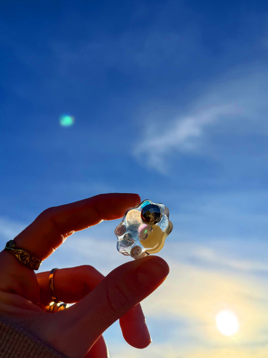 Wiggly monochrome disco