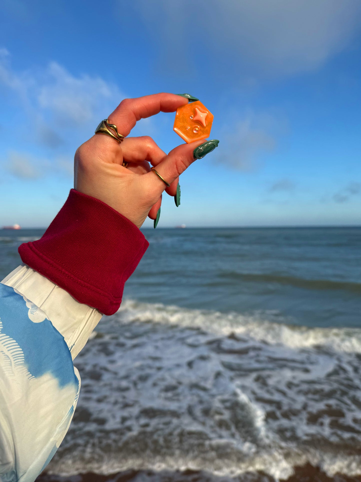 Mini hexagon: orange bubbles