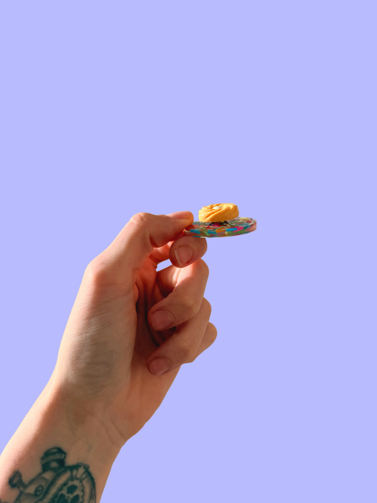 Biscuit sprinkle spinner
