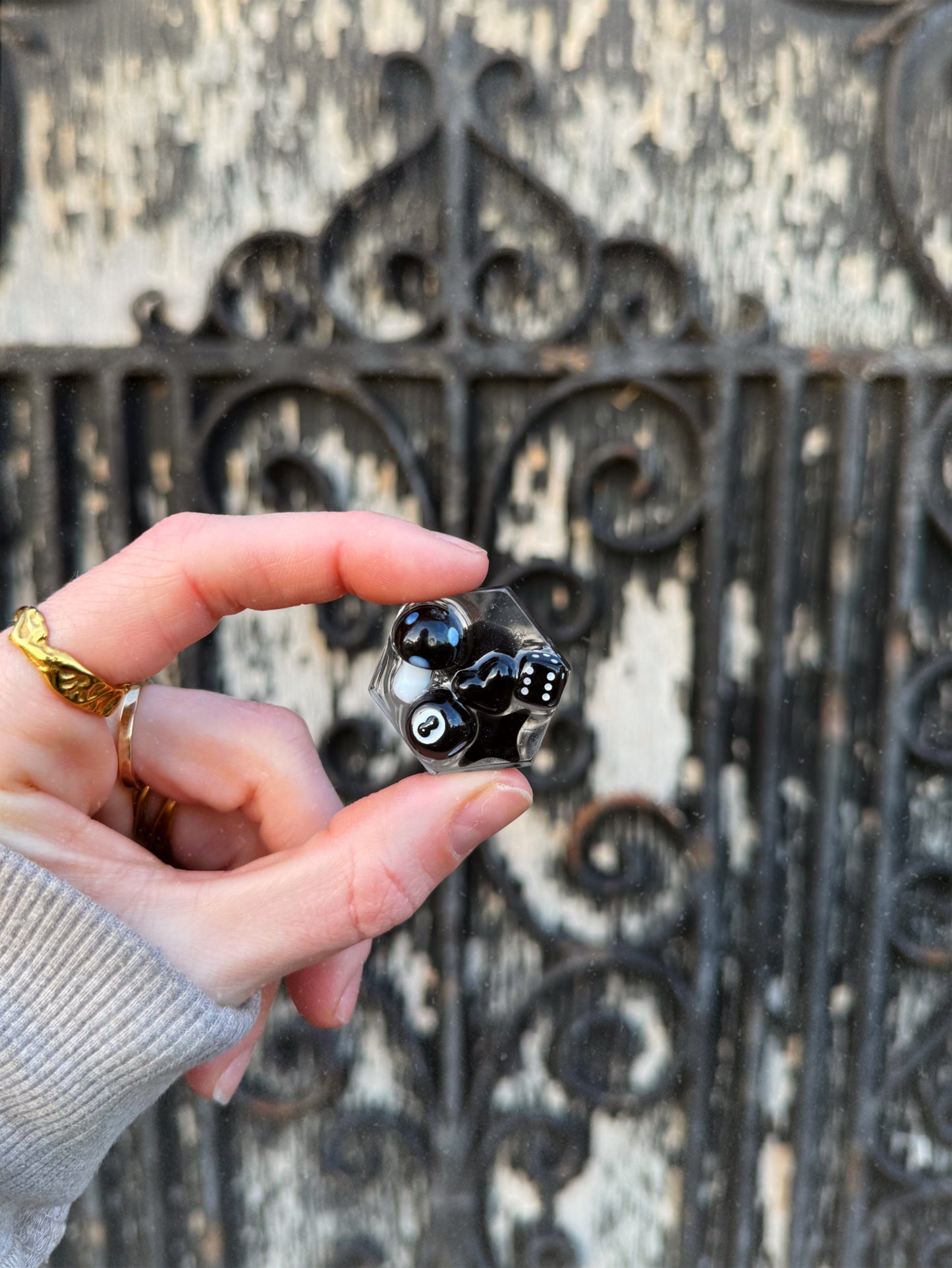 Mini hexagon: black & white