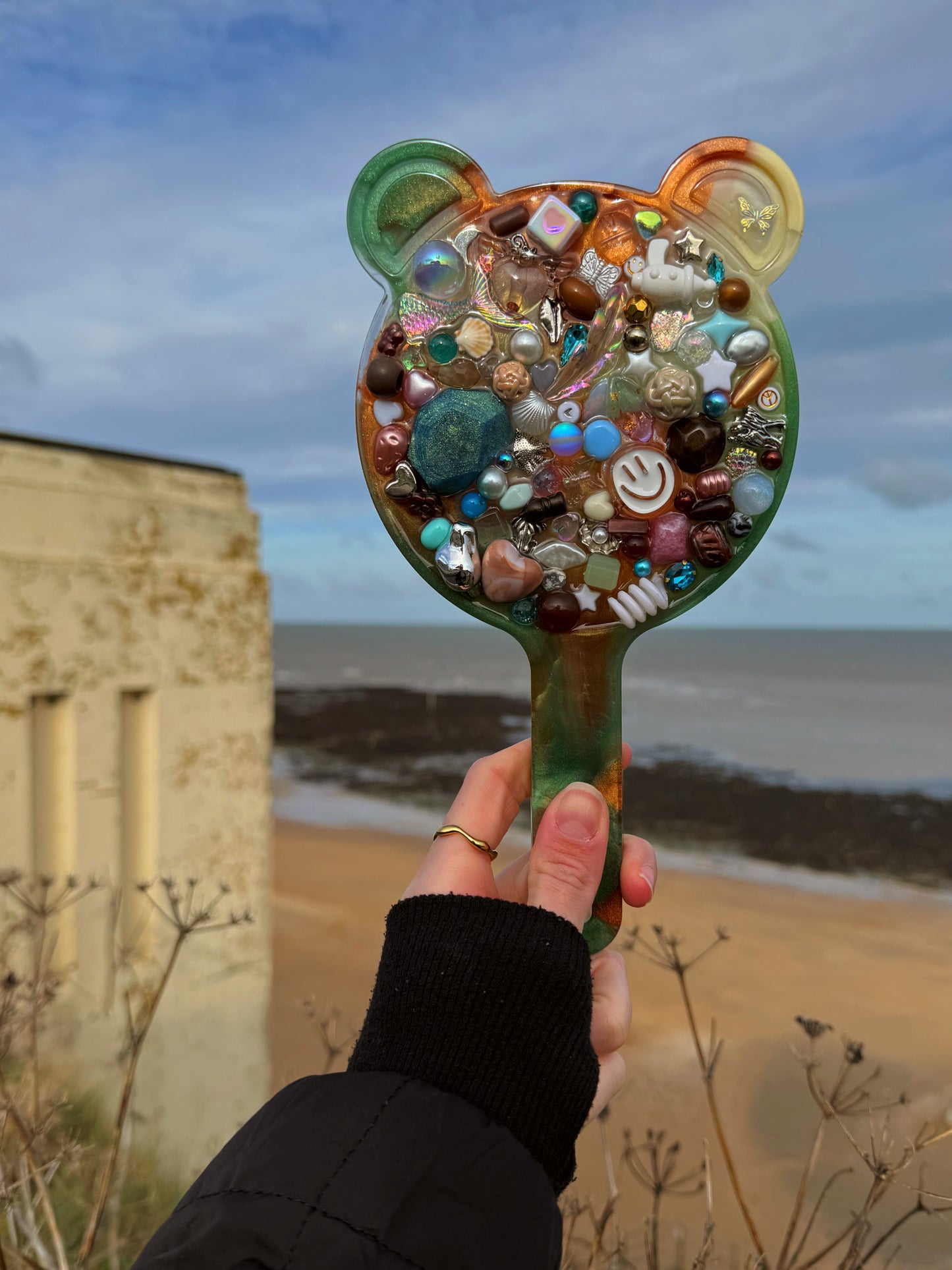 Bear mirror : tree magic 154