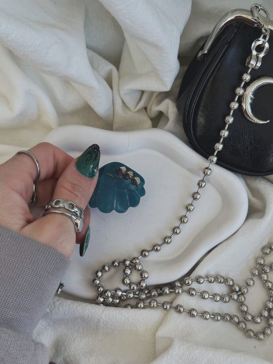 Pocket shell: blue safe spike