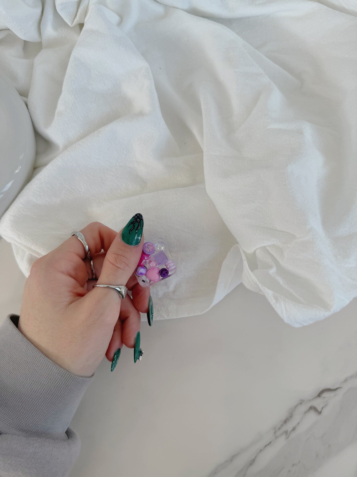 Mini square: pink finder