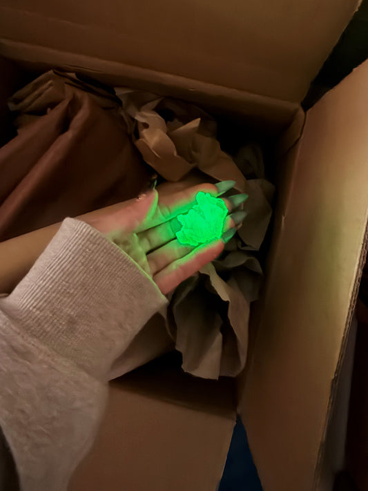 Spikey glow in the dark gem 113