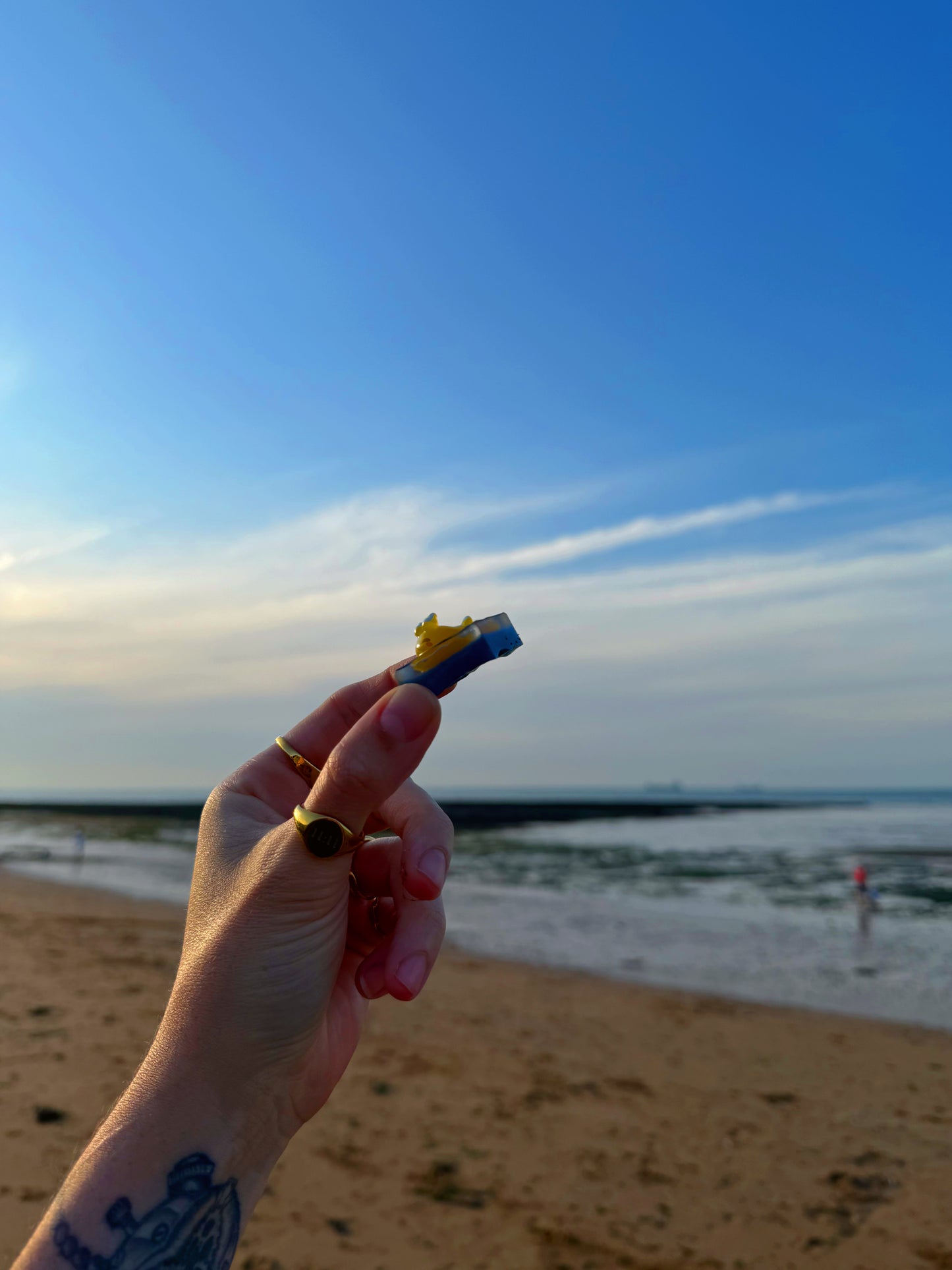 Blue square wave: yellow slug