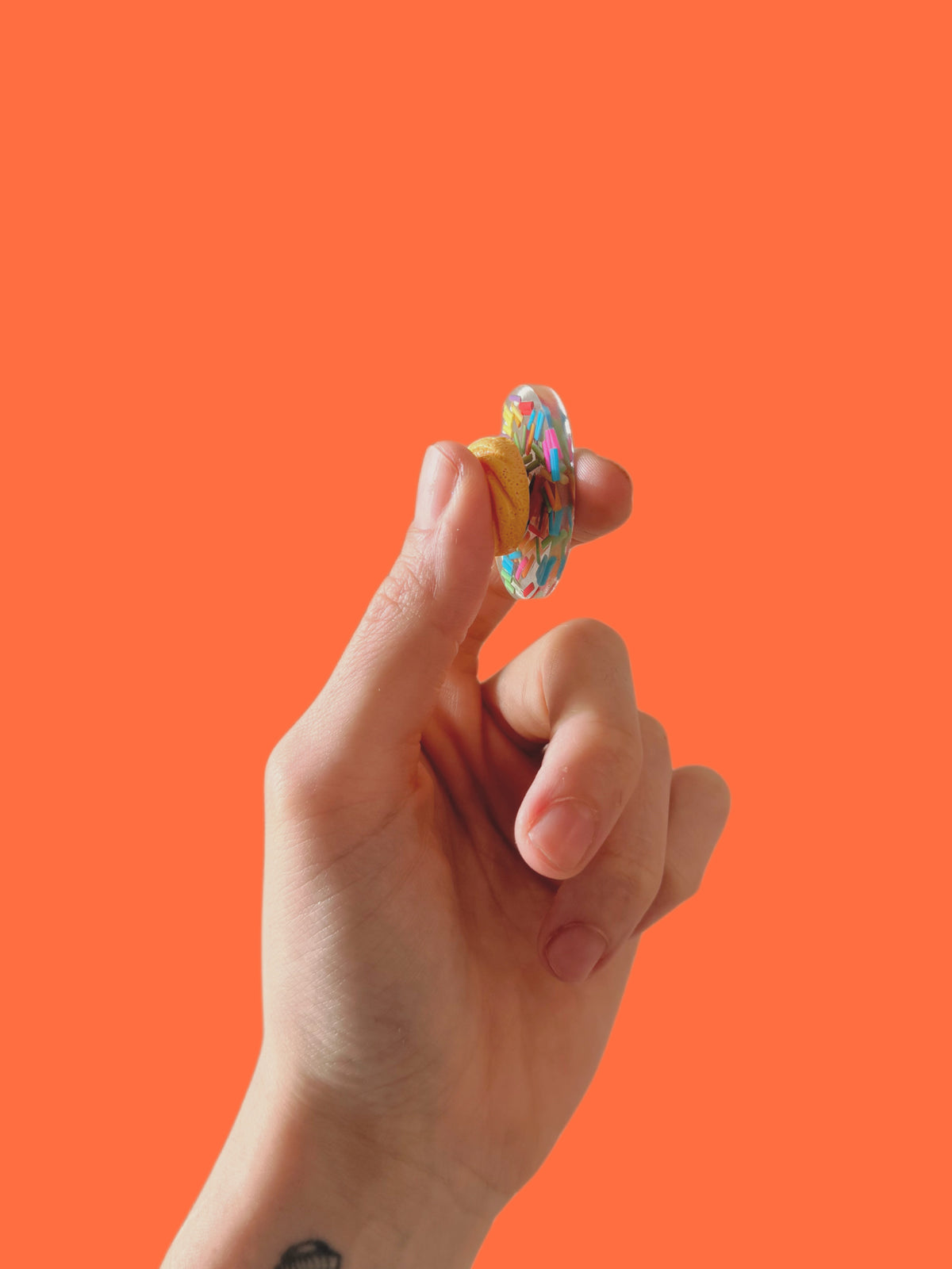 Biscuit sprinkle spinner