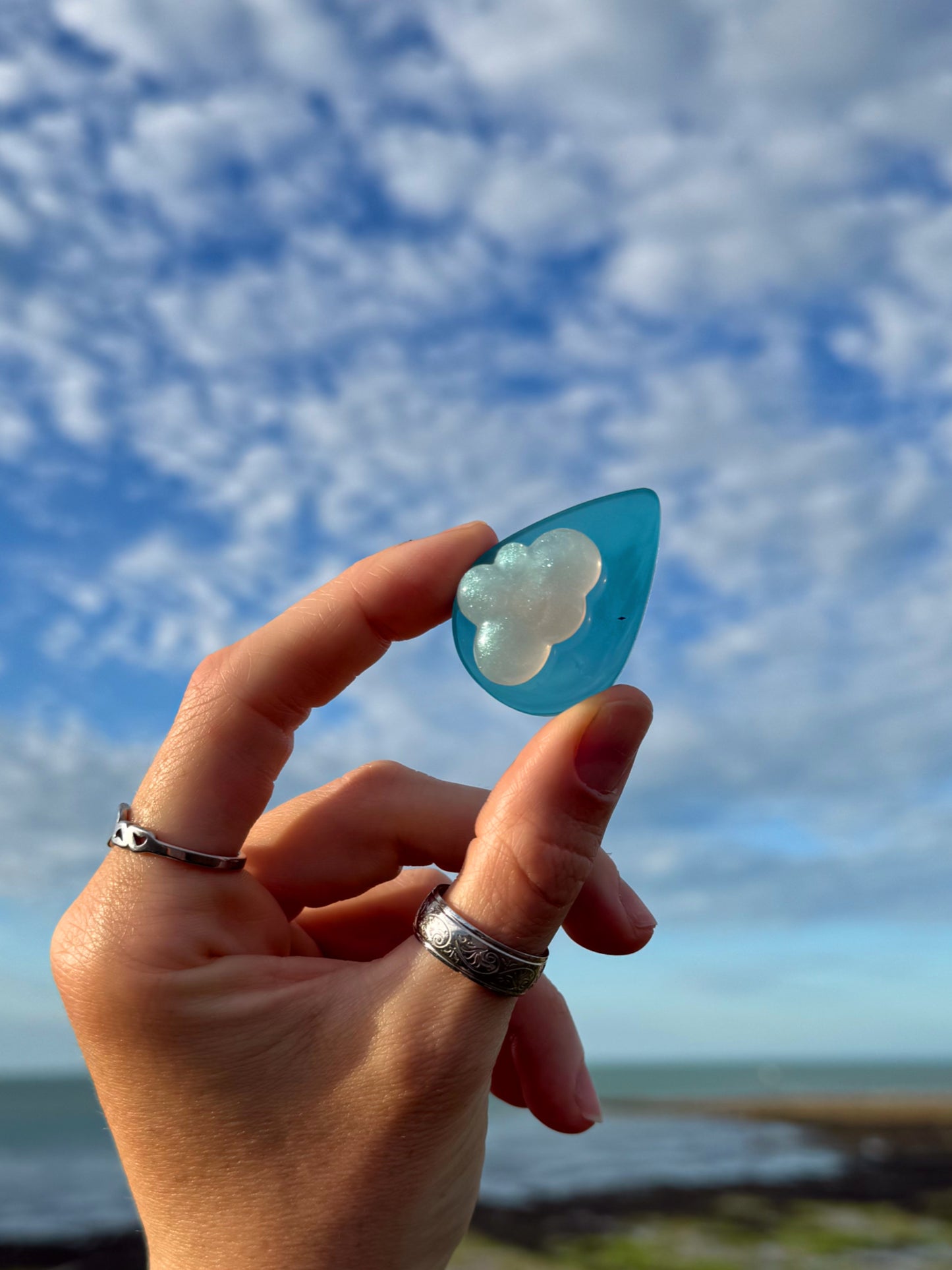 Teardrop sparkle spinner