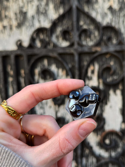 Mini hexagon: black & white