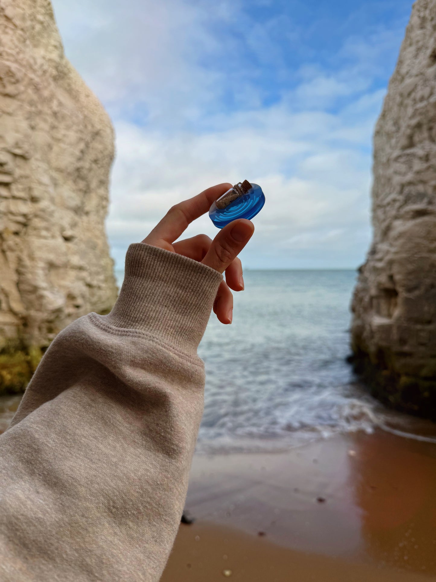 micro ripple: message in a bottle. Jazshouse x fauxfae 136