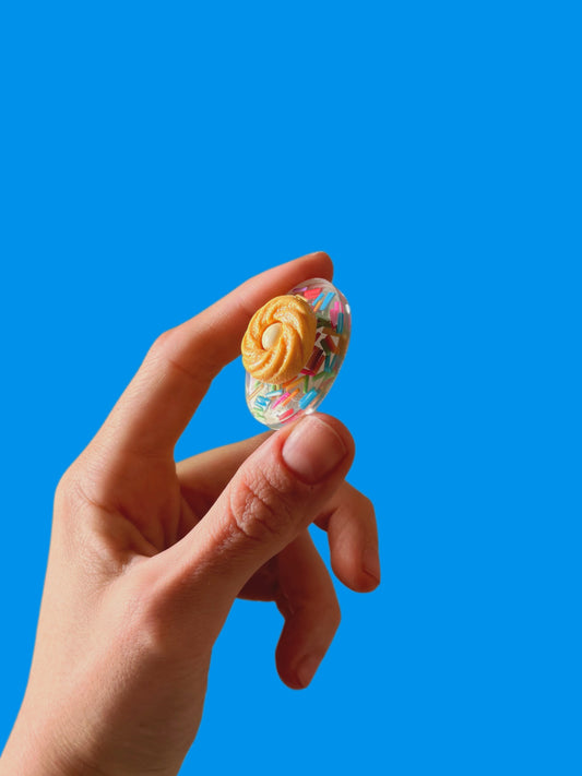 Biscuit sprinkle spinner