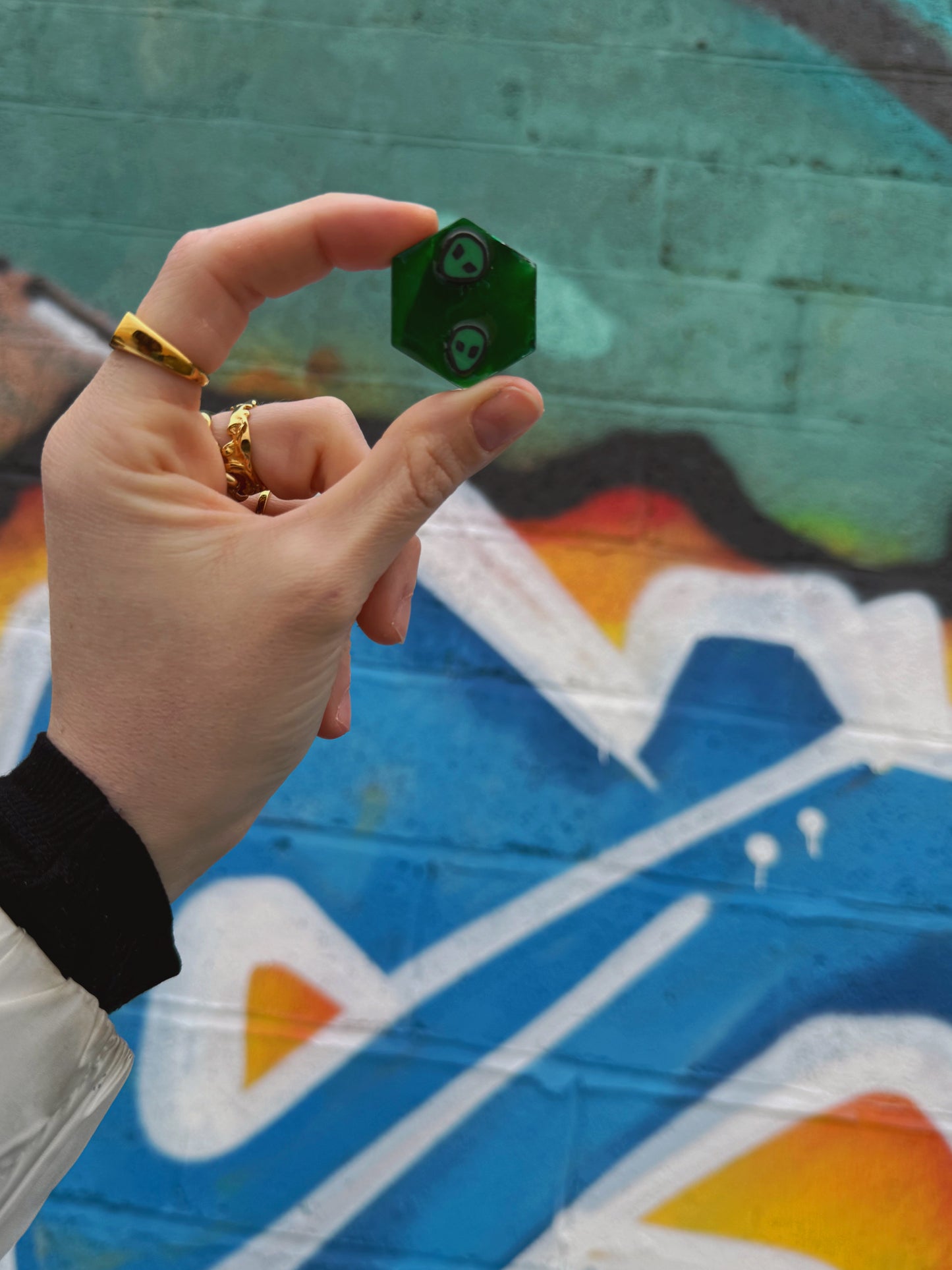 Alien twinnies : micro hexagon